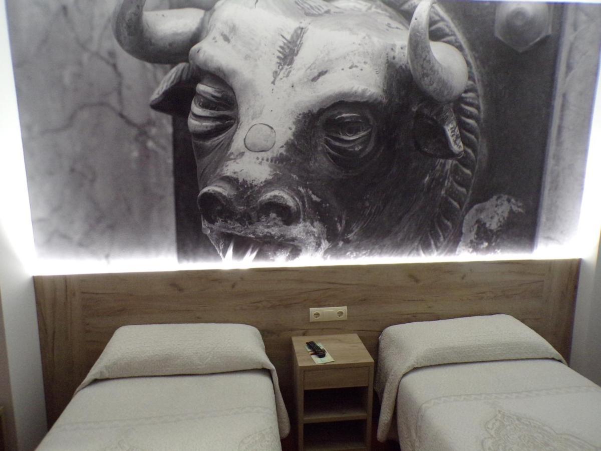Hostal Serruchi Teruel Bagian luar foto