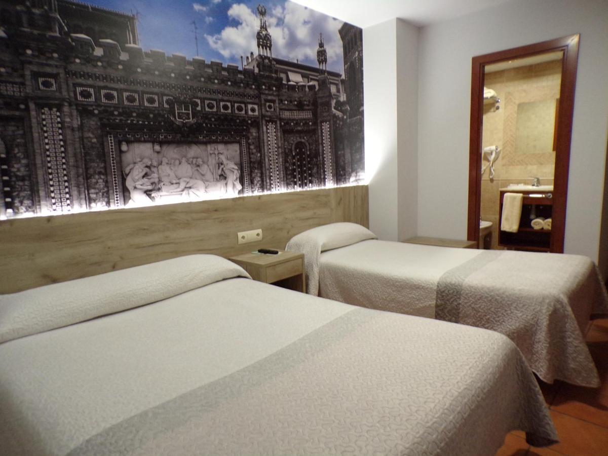 Hostal Serruchi Teruel Bagian luar foto