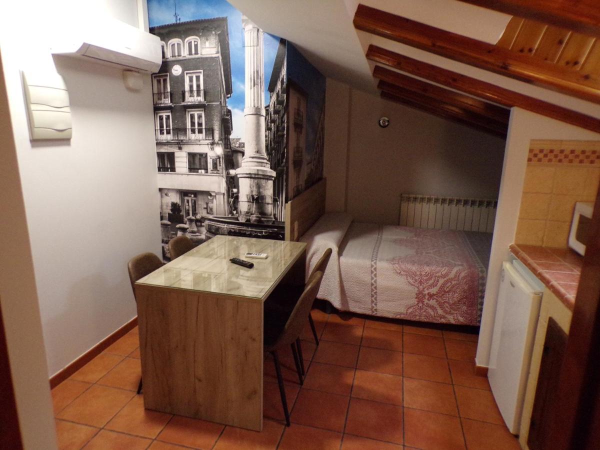 Hostal Serruchi Teruel Bagian luar foto