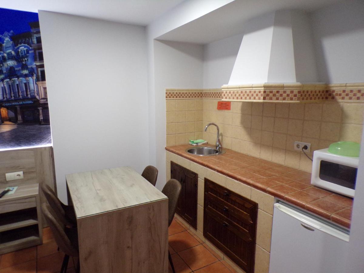Hostal Serruchi Teruel Bagian luar foto