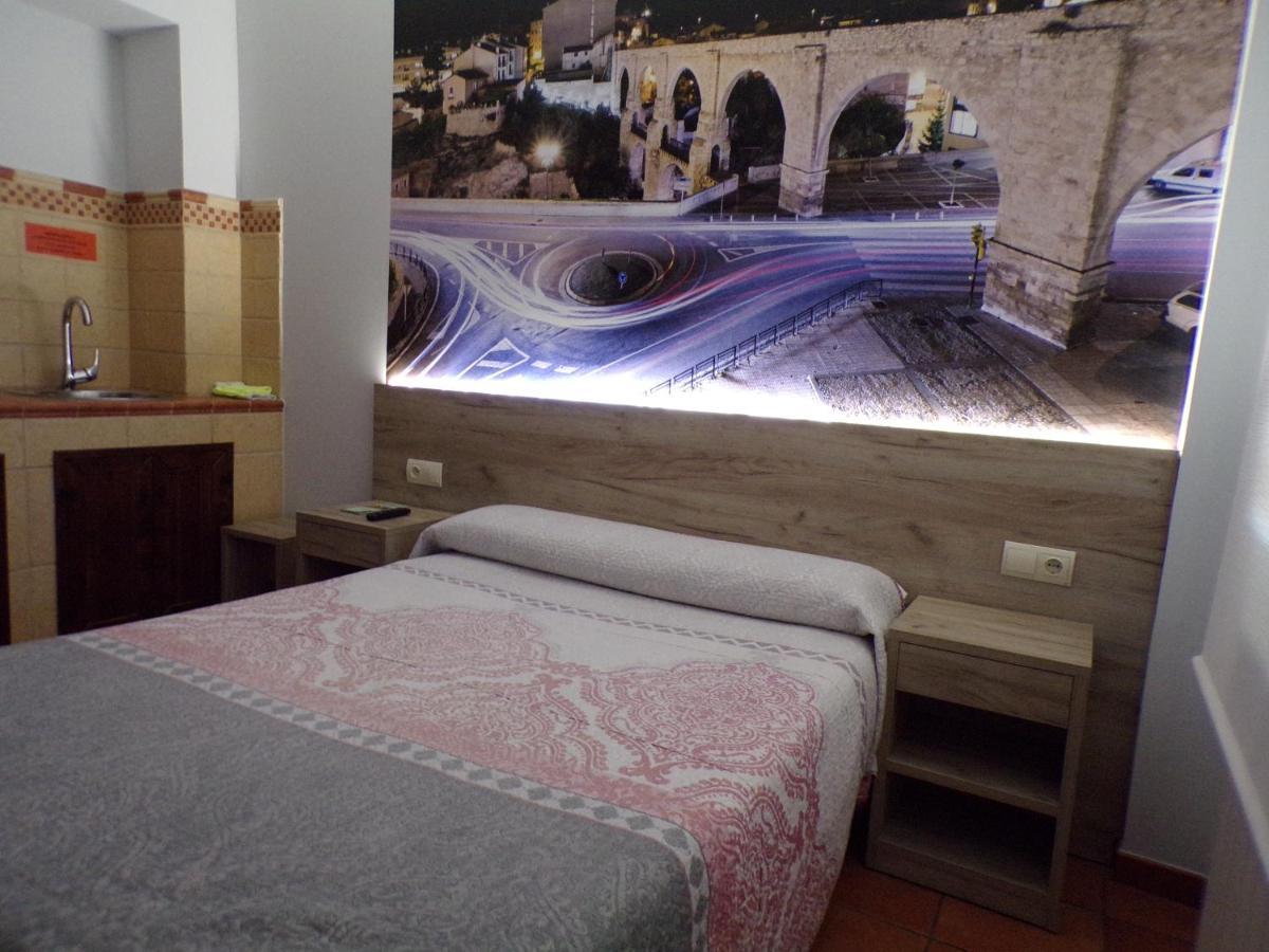 Hostal Serruchi Teruel Bagian luar foto