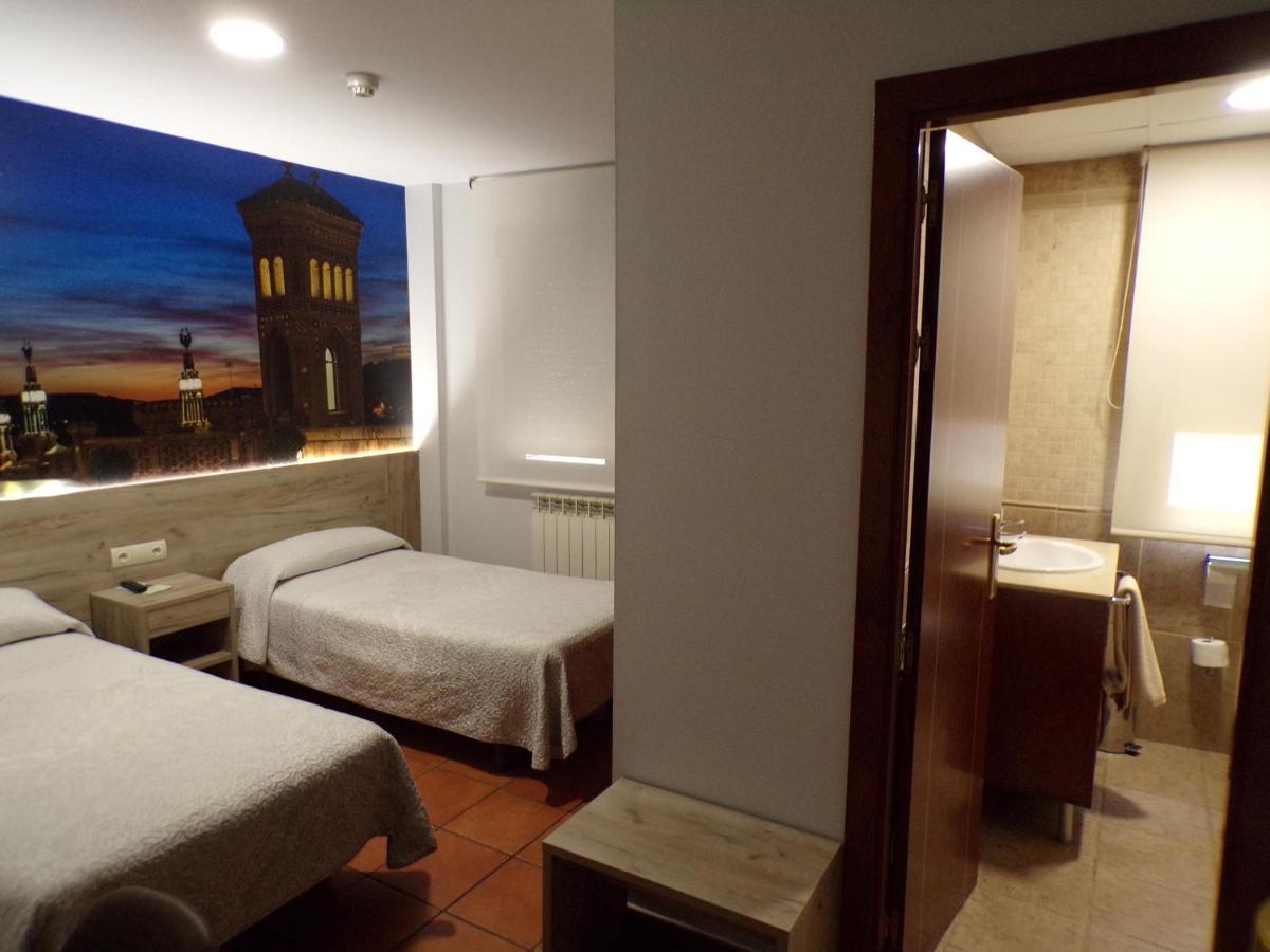 Hostal Serruchi Teruel Bagian luar foto