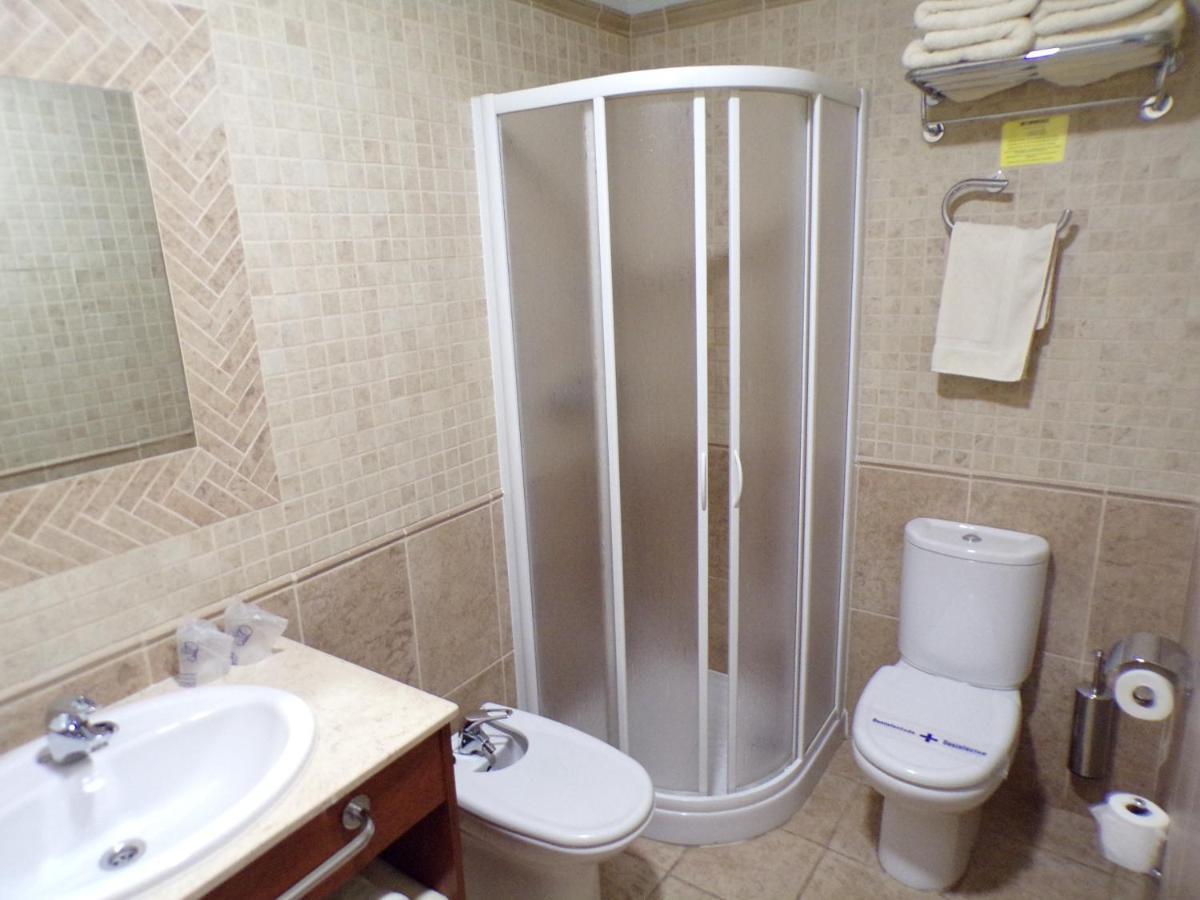 Hostal Serruchi Teruel Bagian luar foto