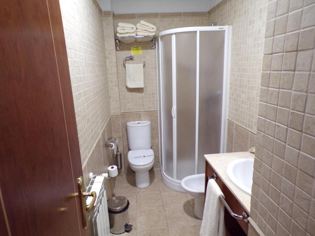 Hostal Serruchi Teruel Bagian luar foto