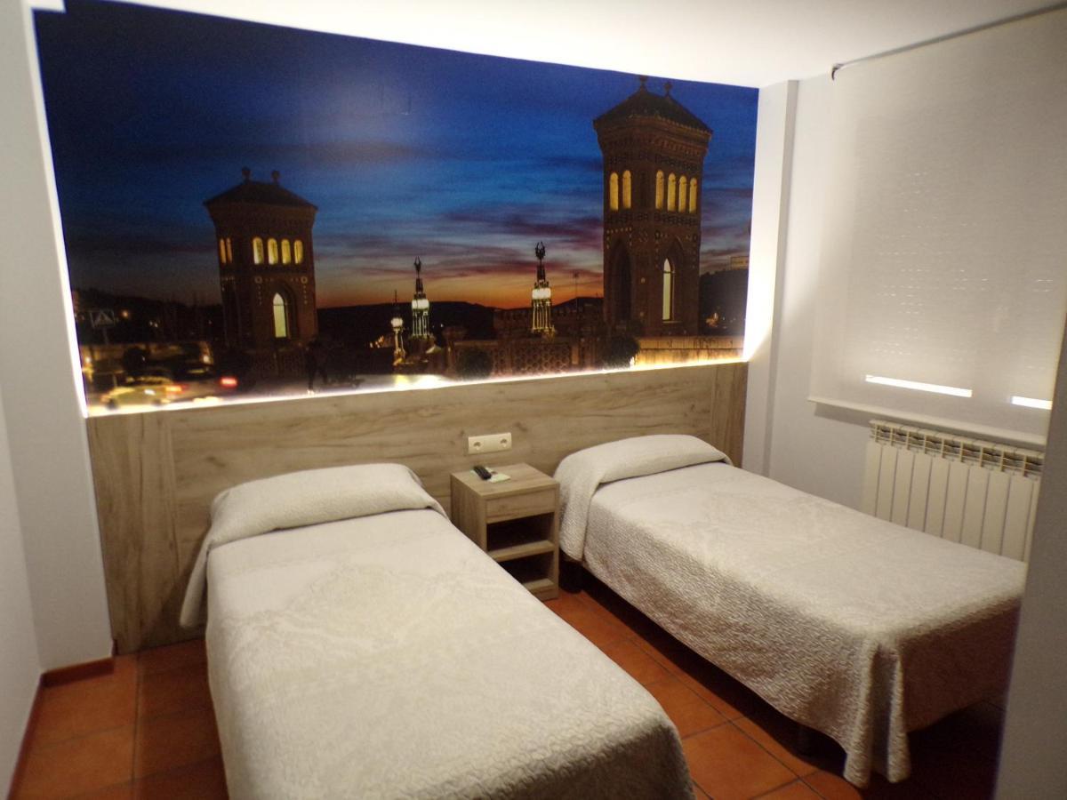 Hostal Serruchi Teruel Bagian luar foto