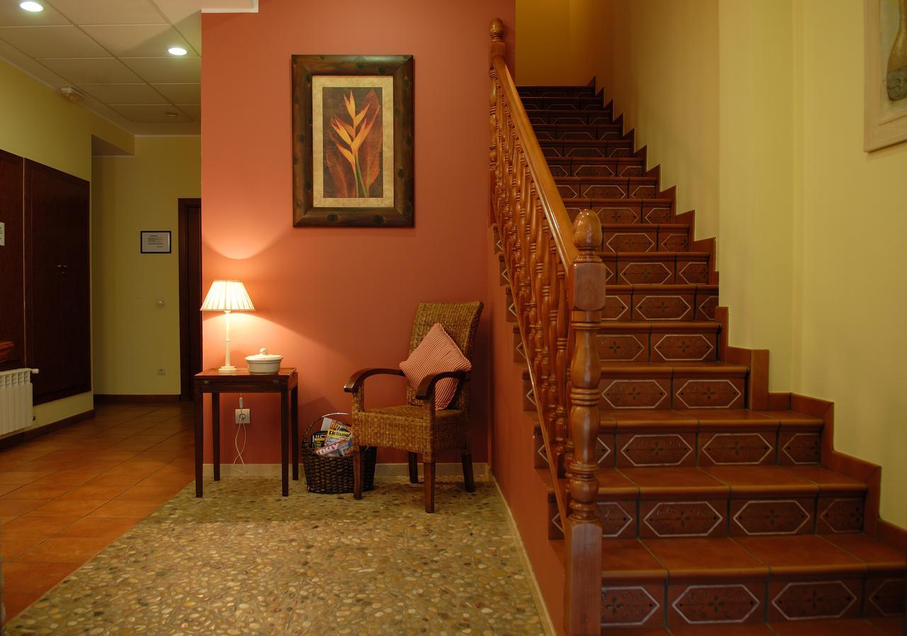 Hostal Serruchi Teruel Bagian luar foto