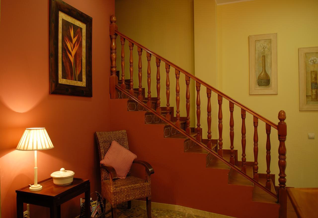 Hostal Serruchi Teruel Bagian luar foto