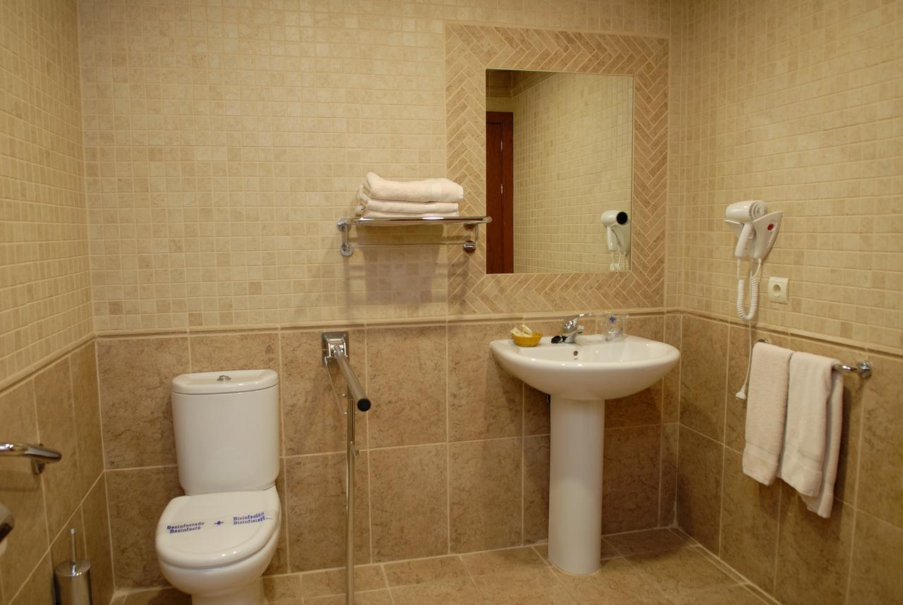 Hostal Serruchi Teruel Bagian luar foto